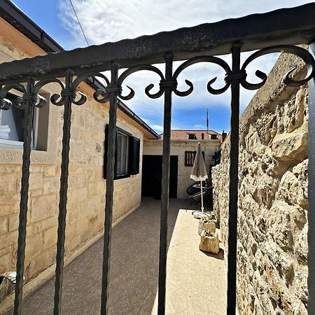 Studio Apartment Matoni Постіра Екстер'єр фото
