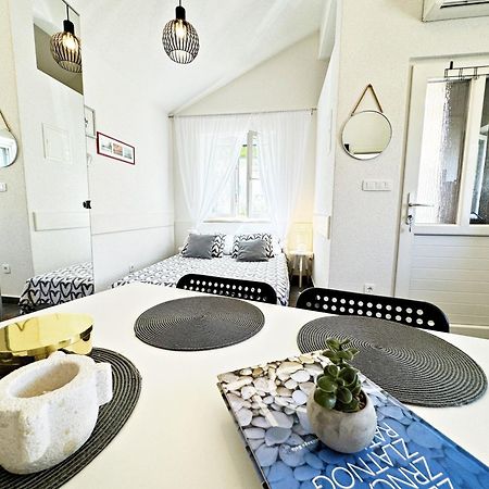 Studio Apartment Matoni Постіра Екстер'єр фото