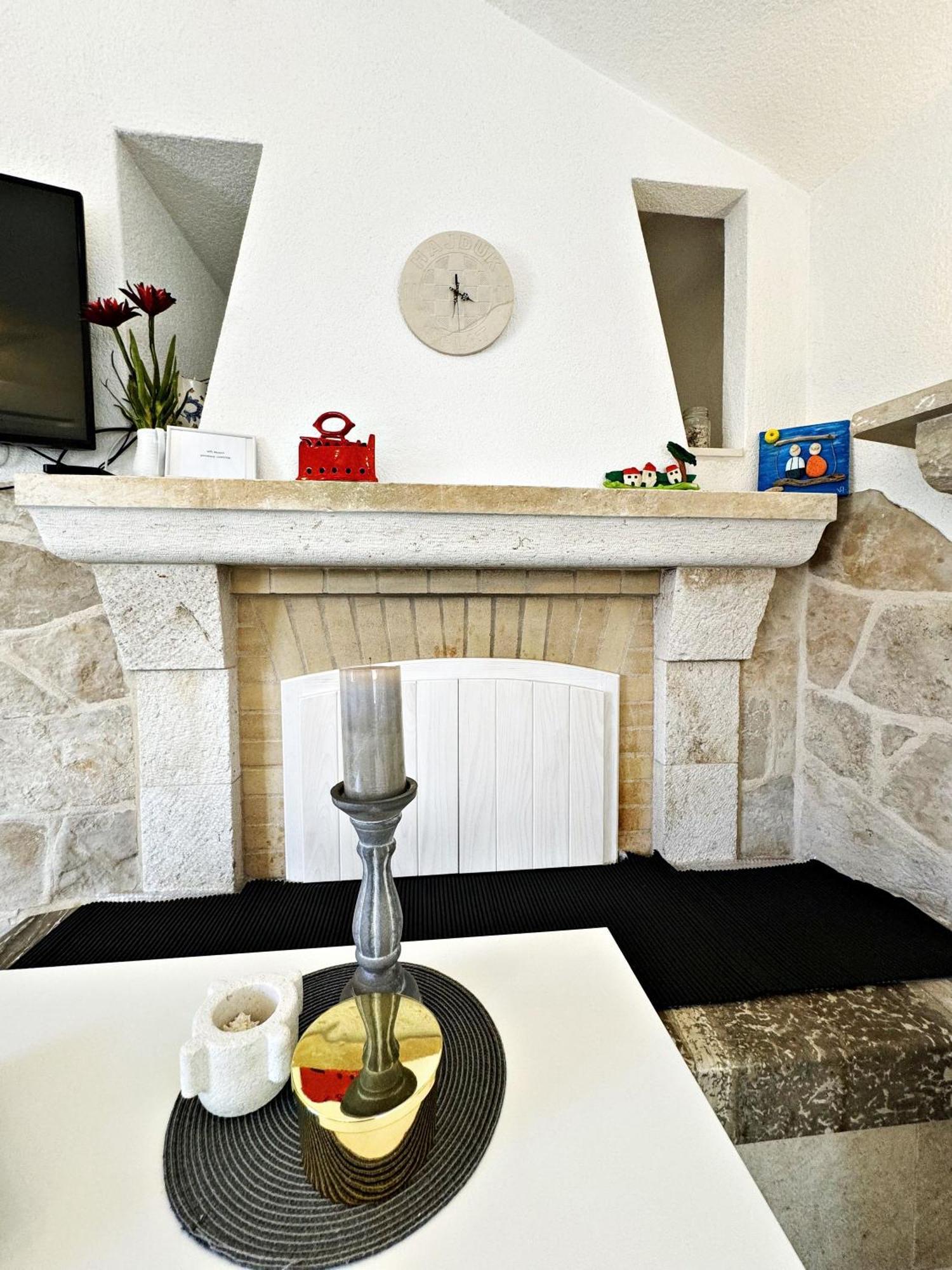 Studio Apartment Matoni Постіра Екстер'єр фото
