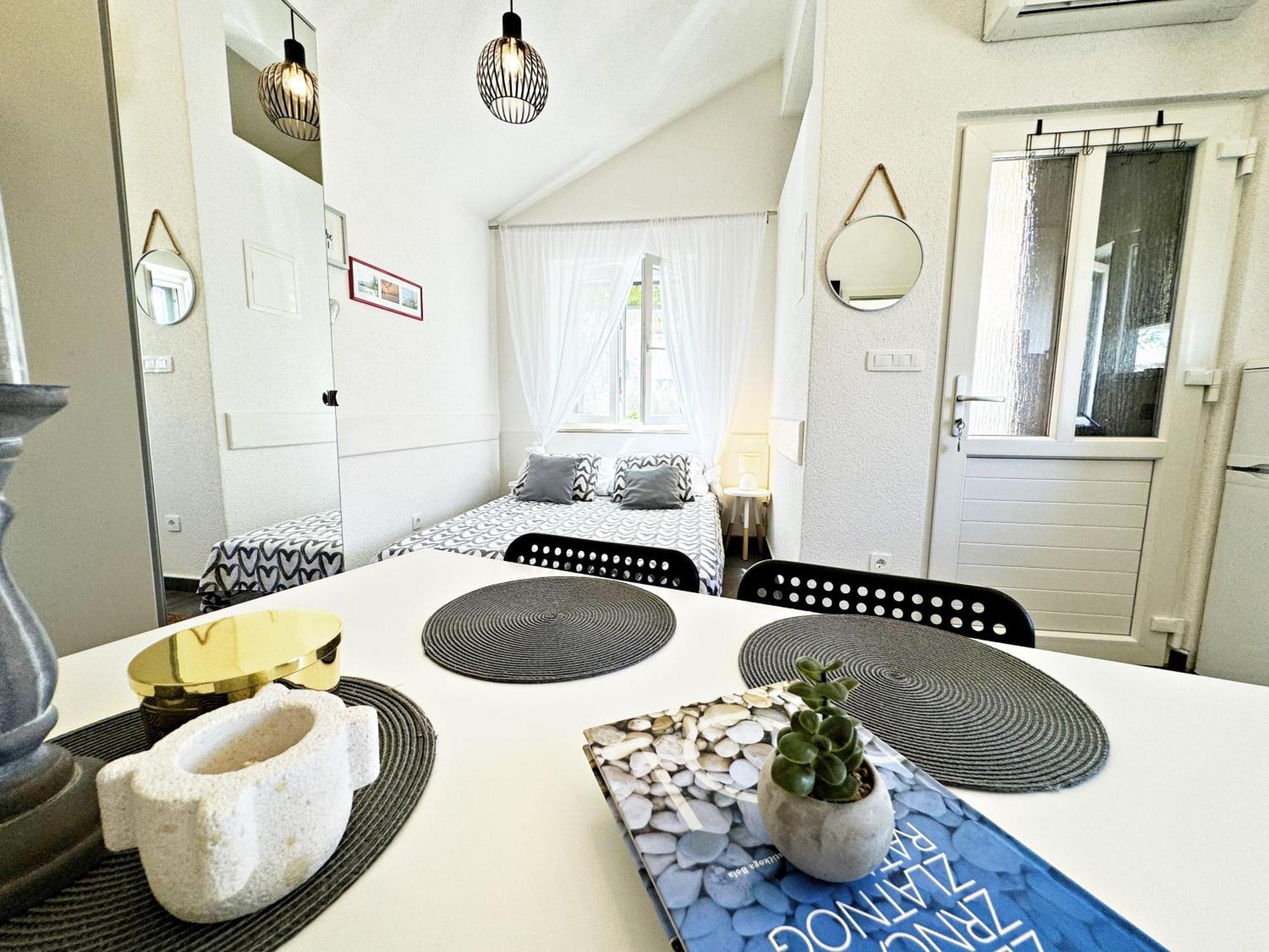 Studio Apartment Matoni Постіра Екстер'єр фото