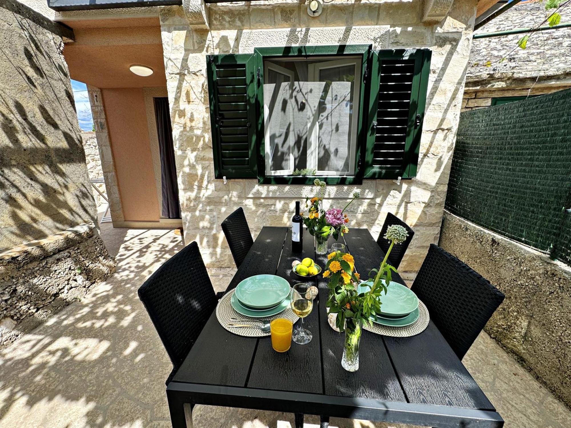 Studio Apartment Matoni Постіра Екстер'єр фото
