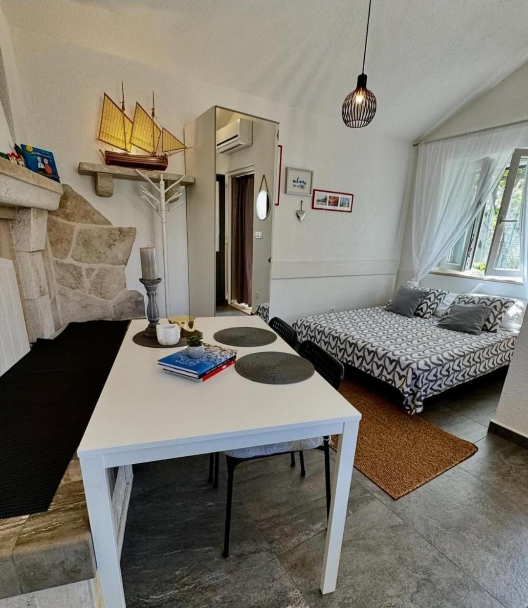 Studio Apartment Matoni Постіра Екстер'єр фото