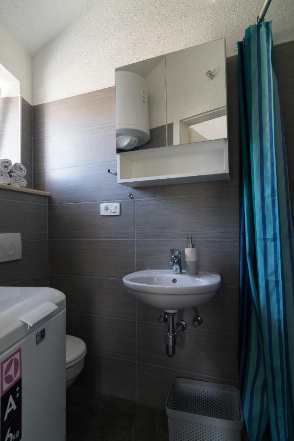 Studio Apartment Matoni Постіра Екстер'єр фото